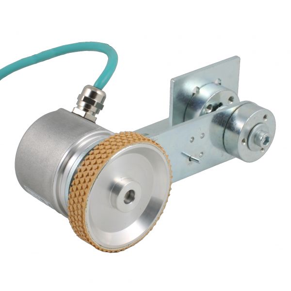 Инкрементальный энкодер INNOCONT D=50мм с мерным колесом L=200мм, контактная поверхность - резина, профиль ребристый, 1имп/0,5мм, 5…30VDC, выход HTL, IP64, -20…+85°C, радиальный кабель 2м