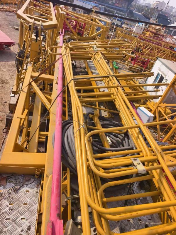 Башенный кран XCMG QTZ125